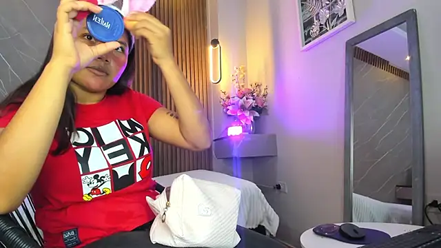 Snapshot of emma__rose1 chatting on 10.21.25 emma rose1 online show from 10.21.25