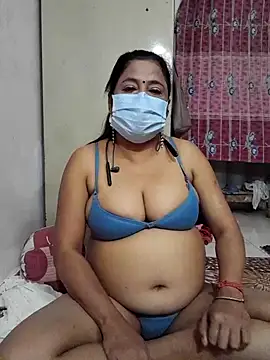 Snapshot of mature_mimi chatting on 11.20.25 mature mimi online show from 11.20.25