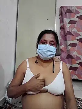 Snapshot of mature_mimi chatting on 02.02.26 mature mimi online show from 02.02.26