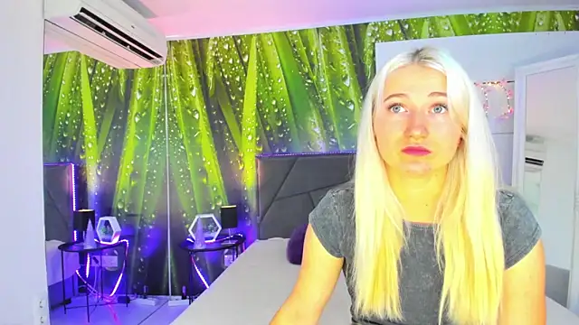 HollyTailors online show from 09.13.25