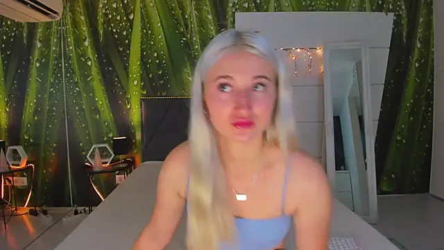 HollyTailors online show from 09.24.25