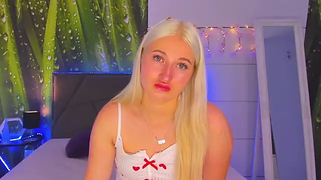 HollyTailors online show from 10.11.25