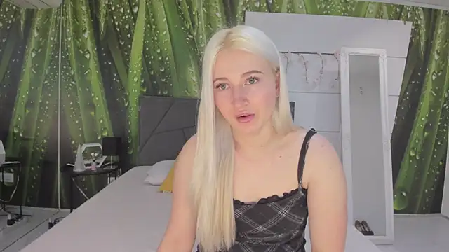 HollyTailors online show from 02.28.26