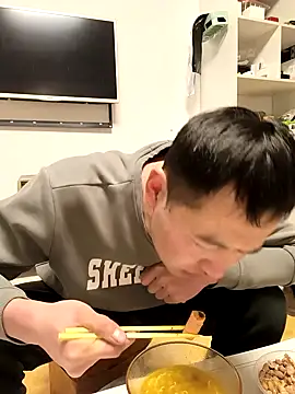 huanhuanaaaaa online show from 12.15.25