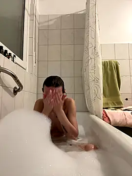 Emilia Mausi online show from 12.15.25