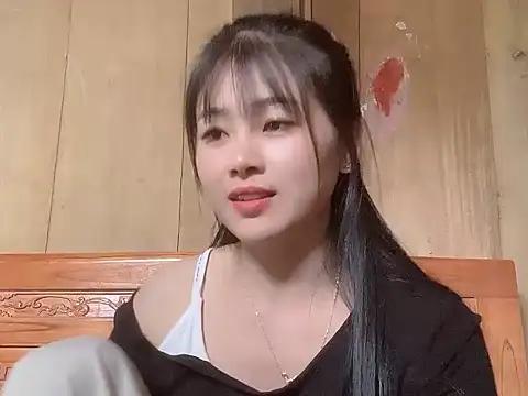 Snapshot of One-nice chatting on 11.04.25 One-nice online show from 11.04.25