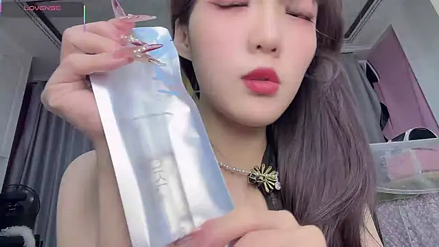 Yaya--728 online show from 01.06.26