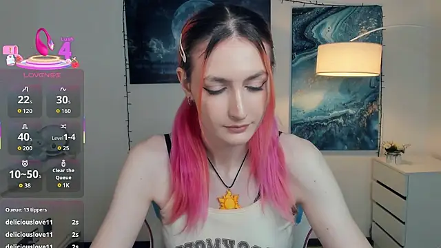 Snapshot of EasterBlink chatting on 10.24.25 EasterBlink online show from 10.24.25