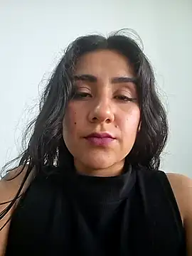 CAROLINE  07 online show from 11.19.25