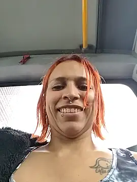 Snapshot of Zoe73_ chatting on 10.06.25 Zoe73 online show from 10.06.25