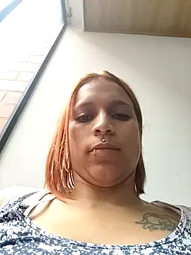 Snapshot of Zoe73_ chatting on 10.18.25 Zoe73 online show from 10.18.25