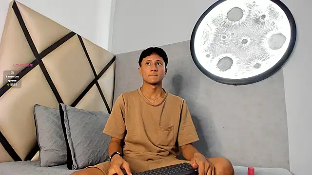  Leohot  online show from 09.11.25