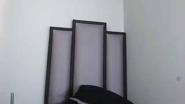  Leohot  online show from 11.30.25