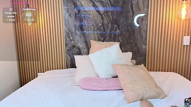 Snapshot of Alana-Jones chatting on 09.20.25 Alana-Jones online show from 09.20.25