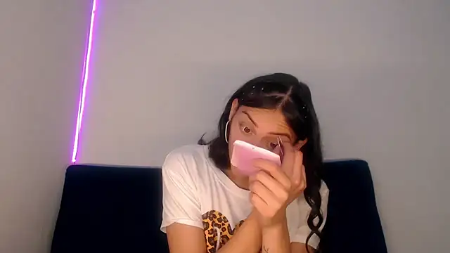 Megan Gil  online show from 02.14.26