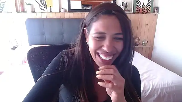 IVONNE COLLINS33 online show from 09.10.25