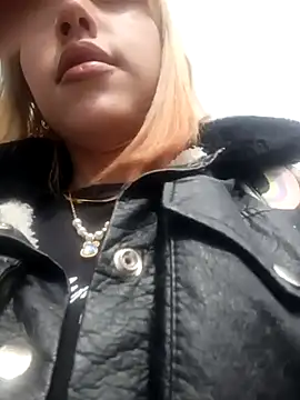 Snapshot of zohet_kriss chatting on 10.07.25 zohet kriss online show from 10.07.25