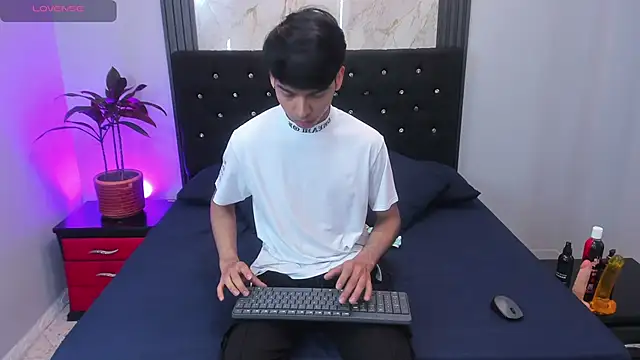 OnlyJos online show from 10.05.25