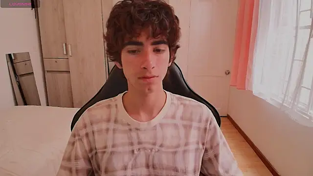 Nude Boy18 online show from 09.17.25