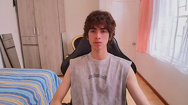 Nude Boy18 online show from 09.21.25