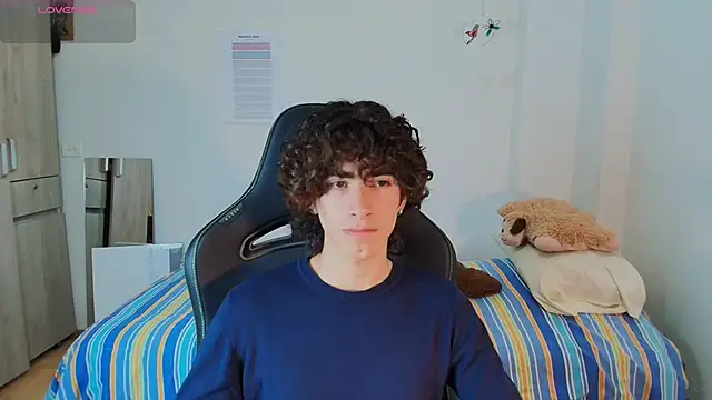 Nude Boy18 online show from 02.21.26