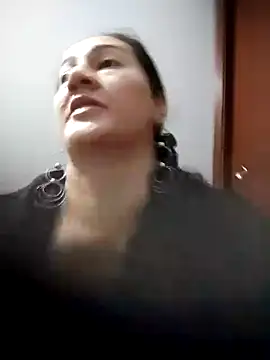 Snapshot of Aisha_manzur chatting on 11.26.25 Aisha manzur online show from 11.26.25