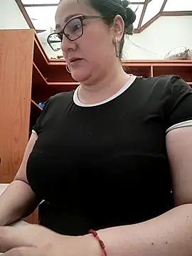 Aisha manzur online show from 02.20.26