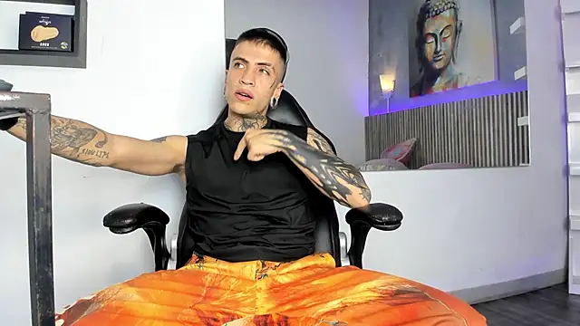 Snapshot of L_instinct chatting on 09.12.25 L instinct online show from 09.12.25