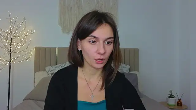 Little mia   online show from 12.02.25