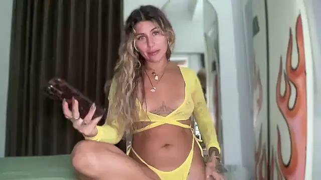 Snapshot of GoddessDove chatting on 02.22.26 GoddessDove online show from 02.22.26