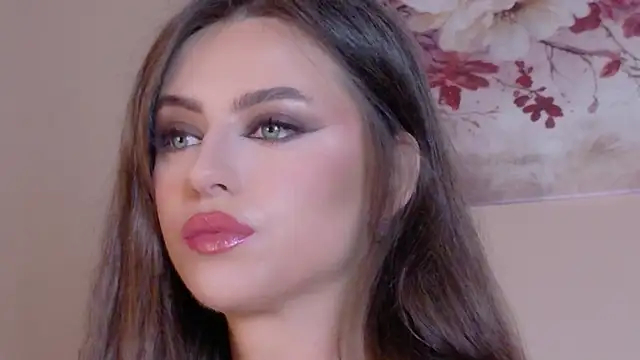 Snapshot of Sienna_Voss chatting on 06.18.26 Sienna Voss online show from 06.18.26