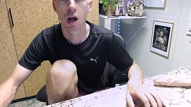 Snapshot of sakiramissy chatting on 09.22.25 sakiramissy online show from 09.22.25