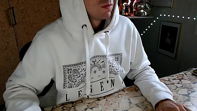 Snapshot of sakiramissy chatting on 11.07.25 sakiramissy online show from 11.07.25