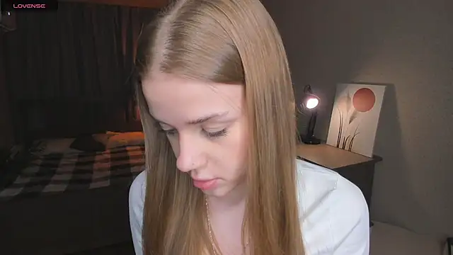 Snapshot of OdellaFrake chatting on 11.21.25 OdellaFrake online show from 11.21.25