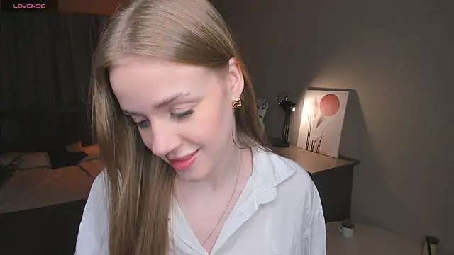 Snapshot of OdellaFrake chatting on 11.27.25 OdellaFrake online show from 11.27.25