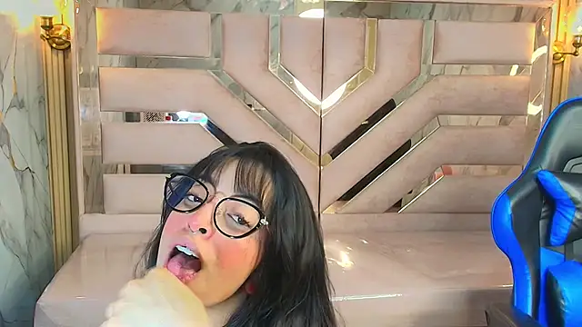 zoe r  online show from 10.01.25