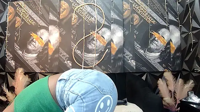 Lilmisbaddyxxx online show from 12.15.25