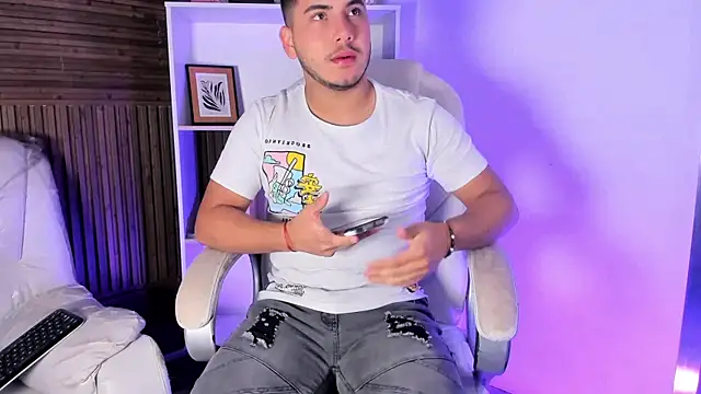 Axel grey  online show from 12.04.25