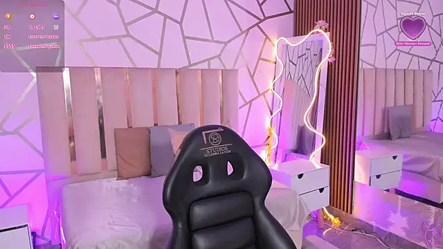 CYRUS TAY online show from 04.11.26