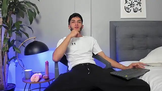 Tylerffoxx online show from 07.07.26