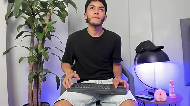 Tylerffoxx online show from 07.18.26