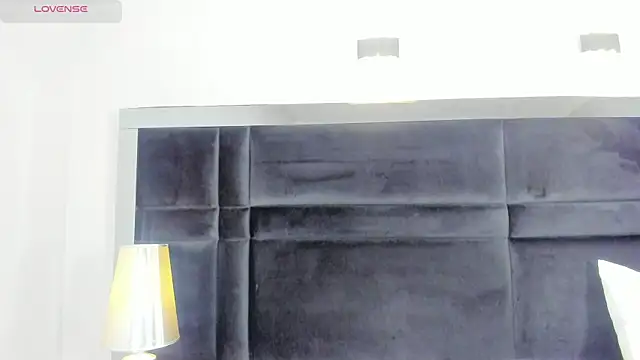 CarolineLee  online show from 04.06.26