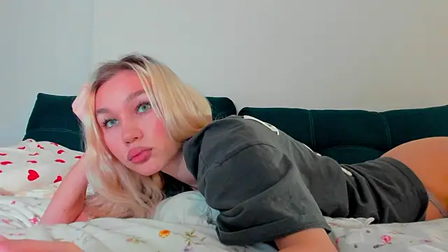 cuteleraay online show from 11.26.25