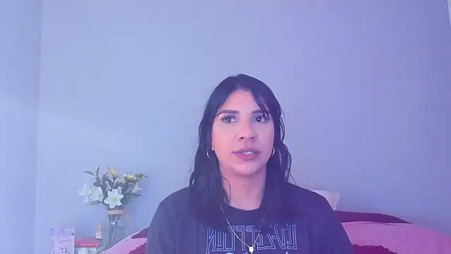 Snapshot of Laura-angeel chatting on 12.01.25 Laura-angeel online show from 12.01.25