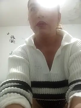 Snapshot of AddyStuart_ chatting on 11.18.25 AddyStuart online show from 11.18.25