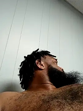 Snapshot of Longthickdick33 chatting on 10.05.25 Longthickdick33 online show from 10.05.25