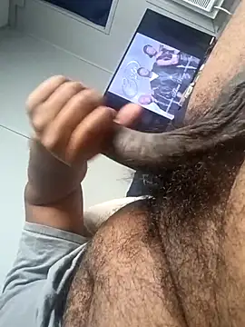 Snapshot of Longthickdick33 chatting on 11.02.25 Longthickdick33 online show from 11.02.25