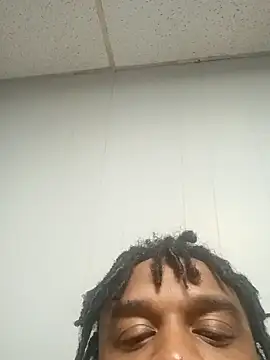 Snapshot of Longthickdick33 chatting on 11.07.25 Longthickdick33 online show from 11.07.25