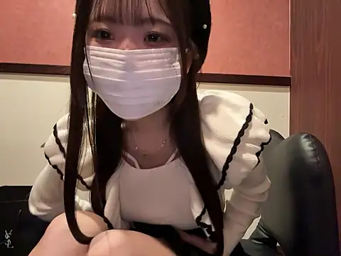 Snapshot of nano-da-u chatting on 10.18.25 nano-da-u online show from 10.18.25