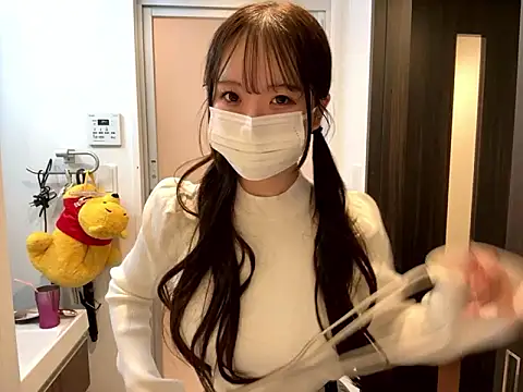 Snapshot of nano-da-u chatting on 10.29.25 nano-da-u online show from 10.29.25